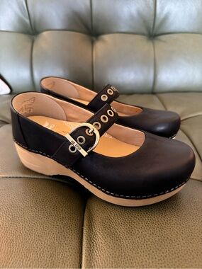 EUC! Dansko Mary Jane’s  XP 2.0 Black~ 36